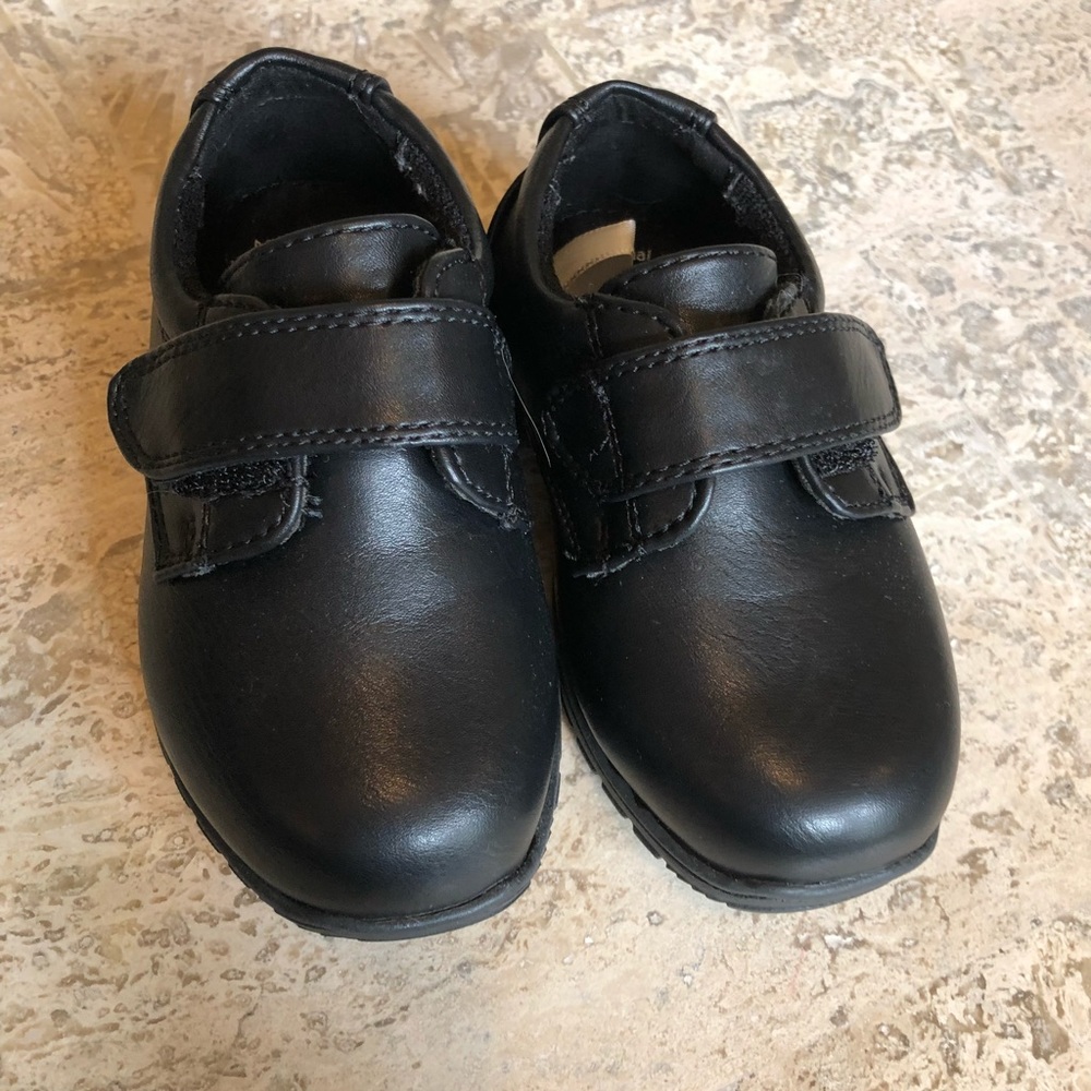 Cat and Jack dress shoes size 5